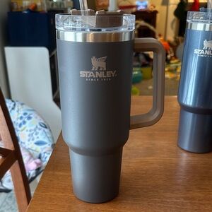 40 oz Stanley brownish/dark gray Travel Mug with Handle